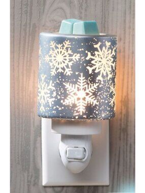 Scentsy Snowflake Wall Plug In Warmer Night Light Holiday Authentic Scentsy EUC